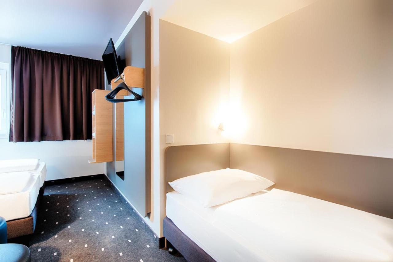 B&B Hotel Muenchen-Airport Hallbergmoos Bagian luar foto