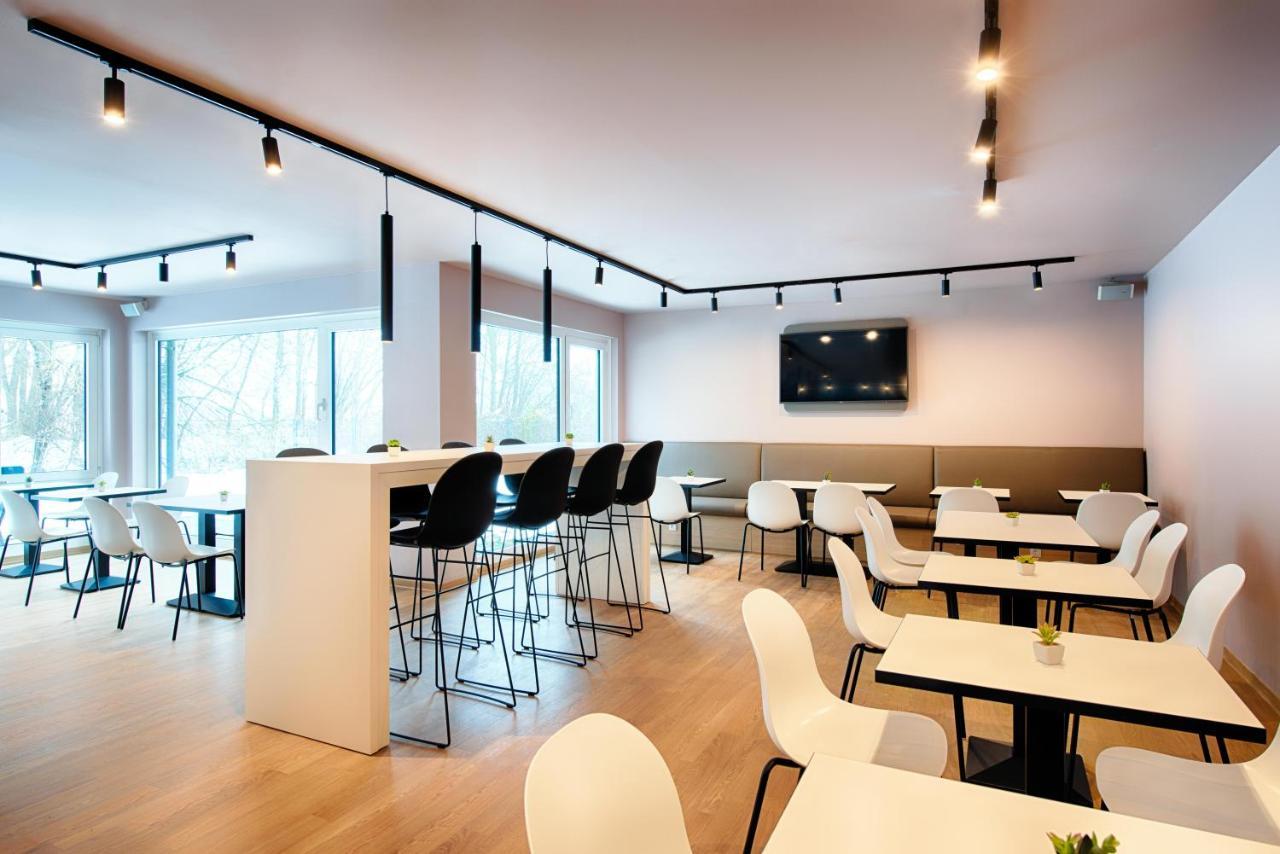 B&B Hotel Muenchen-Airport Hallbergmoos Bagian luar foto